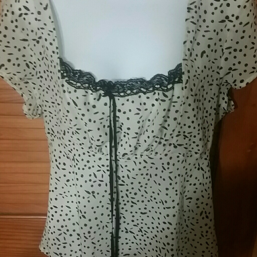 Top - Picture 3 of 4